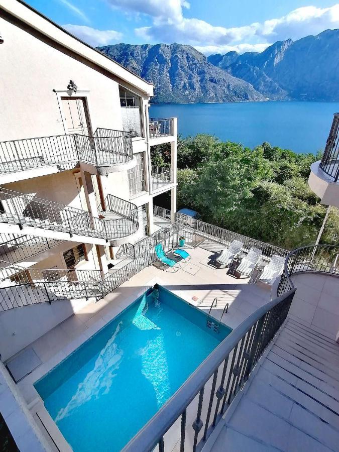 Bay Of Kotor View Apartment With Pool Prčanj Dış mekan fotoğraf