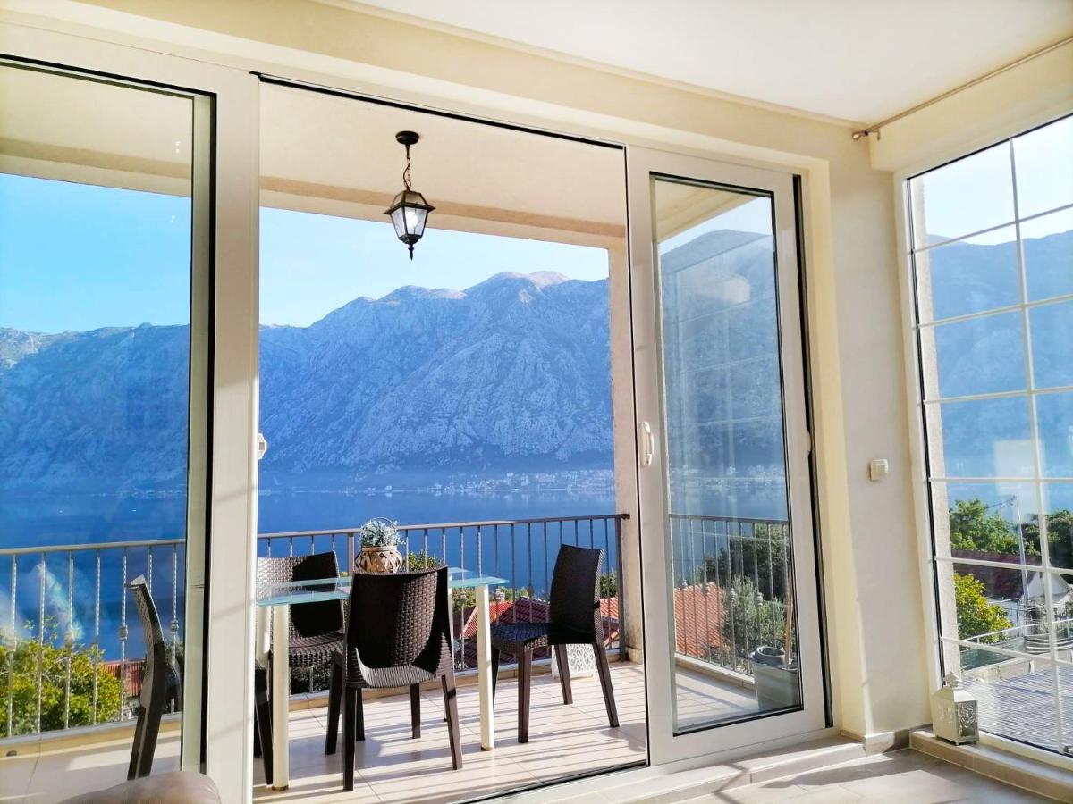 Bay Of Kotor View Apartment With Pool Prčanj Dış mekan fotoğraf