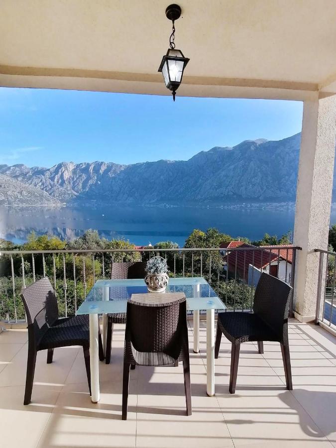 Bay Of Kotor View Apartment With Pool Prčanj Dış mekan fotoğraf